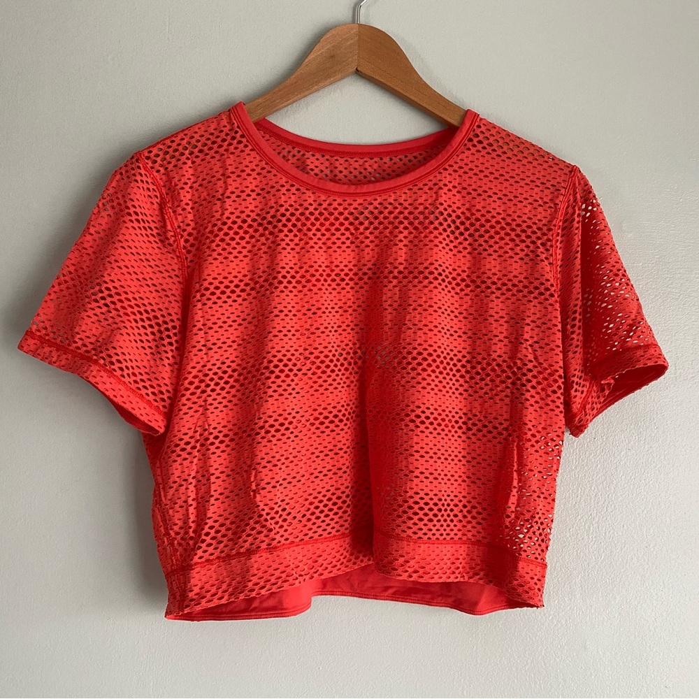 Lululemon Size 8 Crop Top